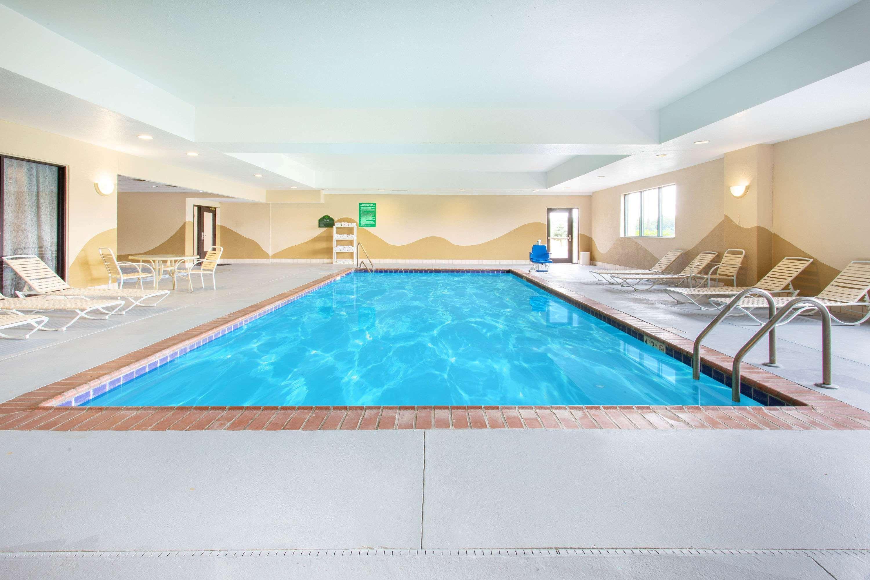 Wingate by Wyndham Indianapolis Airport Plainfield Hotel Bagian luar foto