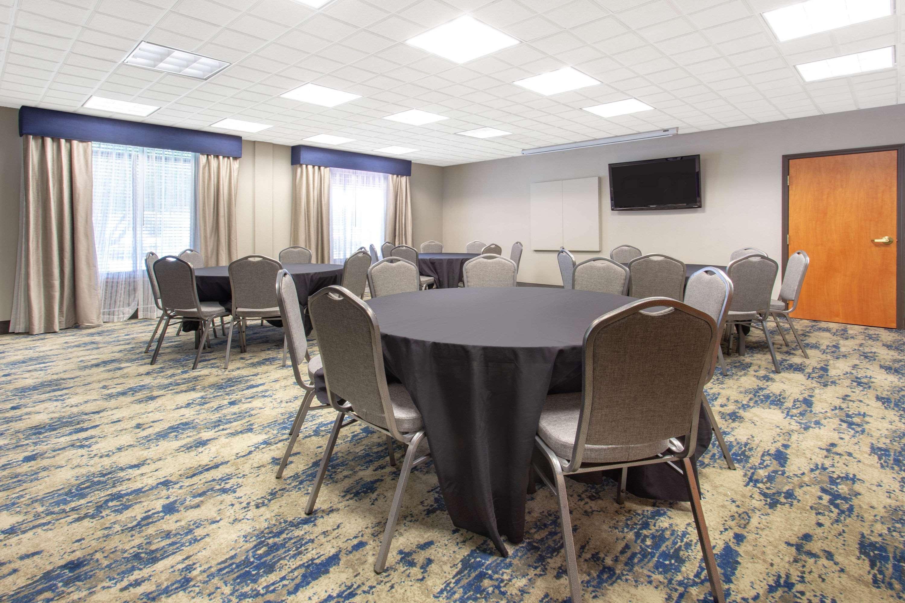 Wingate by Wyndham Indianapolis Airport Plainfield Hotel Bagian luar foto