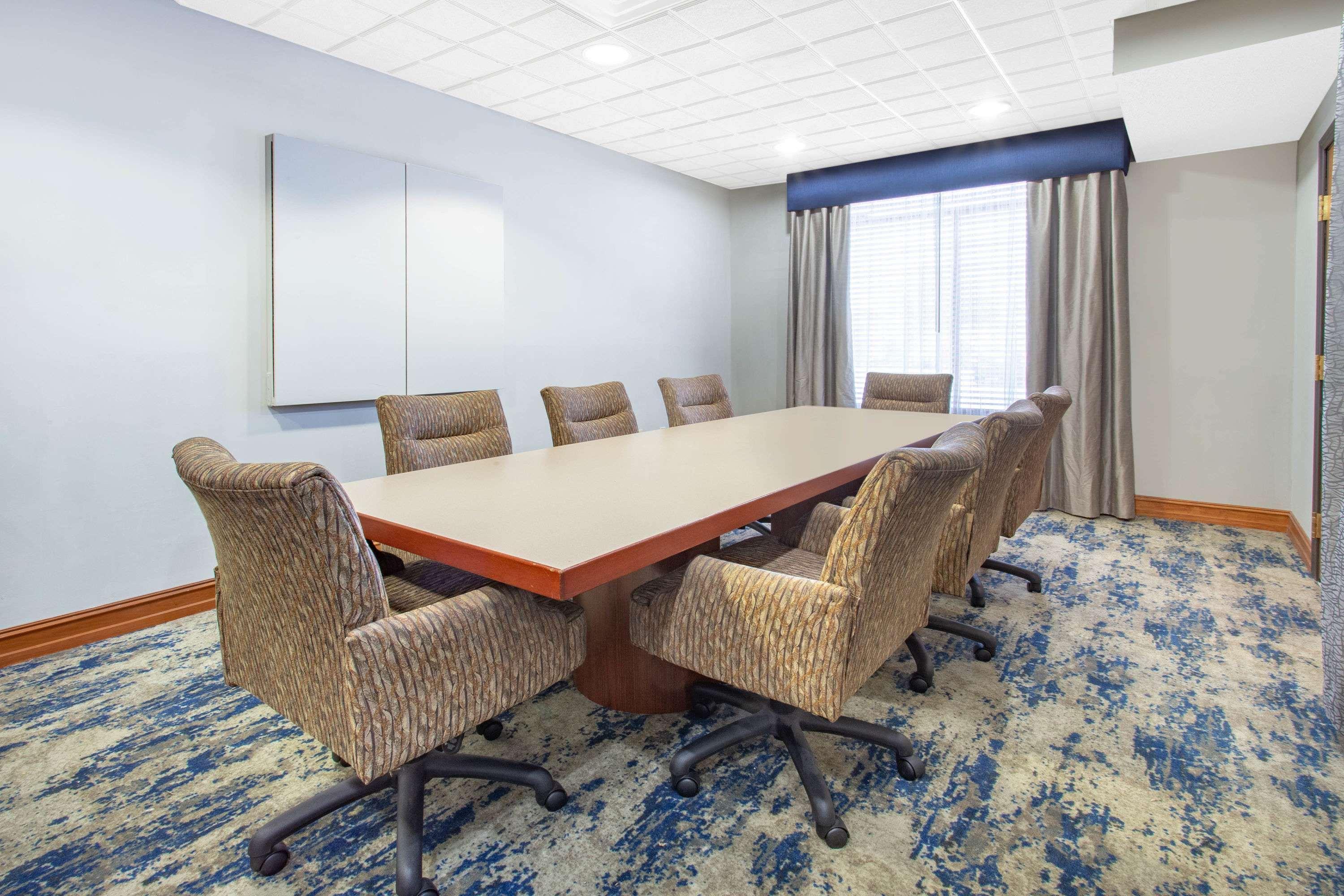 Wingate by Wyndham Indianapolis Airport Plainfield Hotel Bagian luar foto