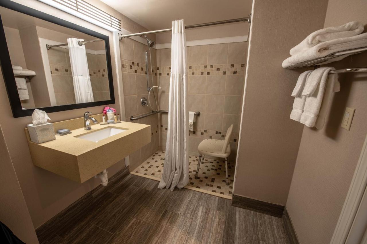 Wingate by Wyndham Indianapolis Airport Plainfield Hotel Bagian luar foto