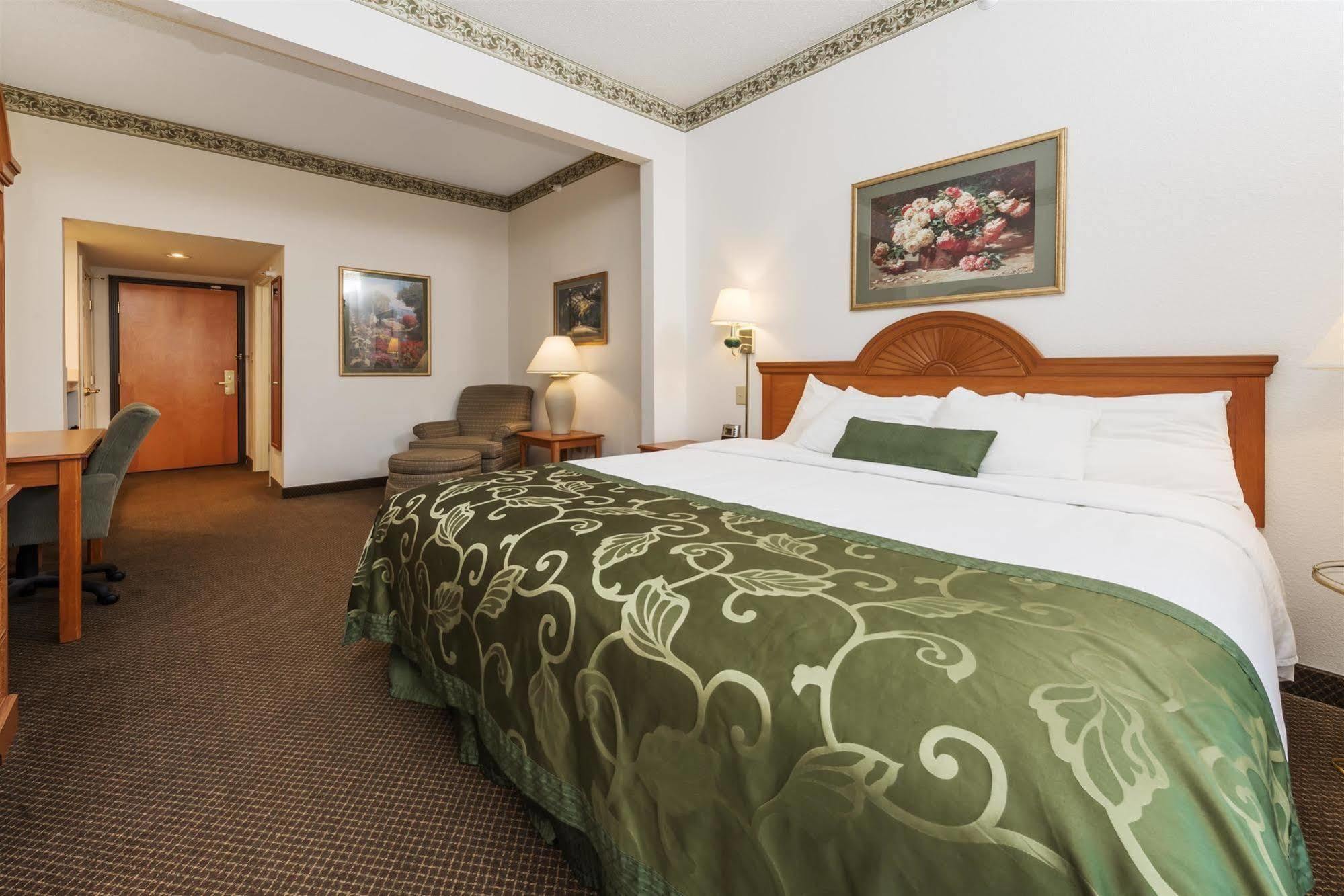Wingate by Wyndham Indianapolis Airport Plainfield Hotel Bagian luar foto