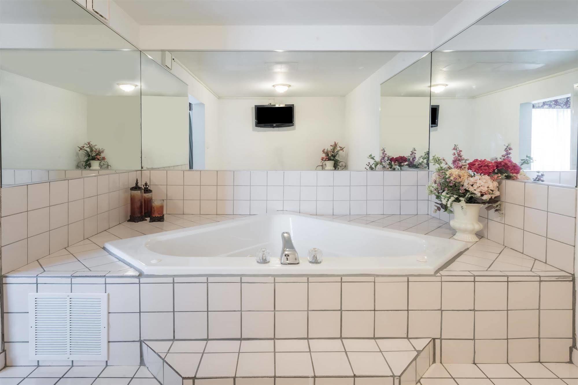 Wingate by Wyndham Indianapolis Airport Plainfield Hotel Bagian luar foto