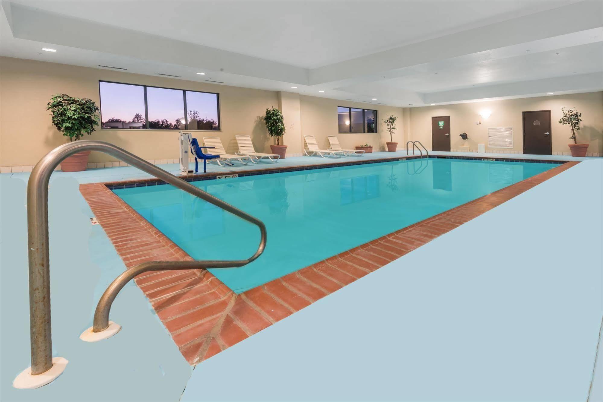 Wingate by Wyndham Indianapolis Airport Plainfield Hotel Bagian luar foto