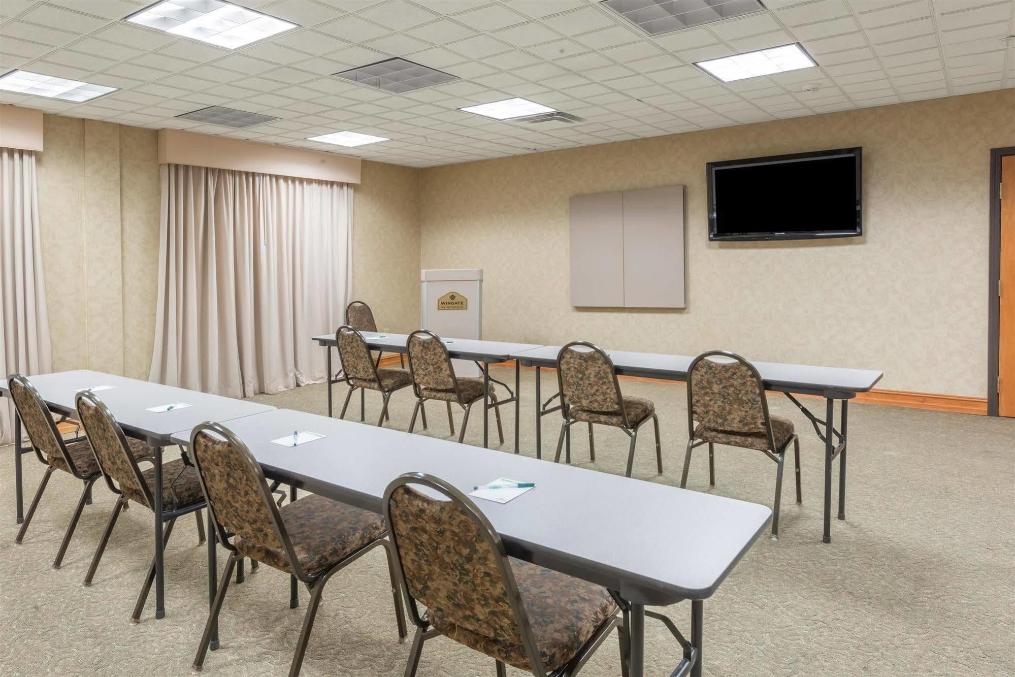 Wingate by Wyndham Indianapolis Airport Plainfield Hotel Bagian luar foto